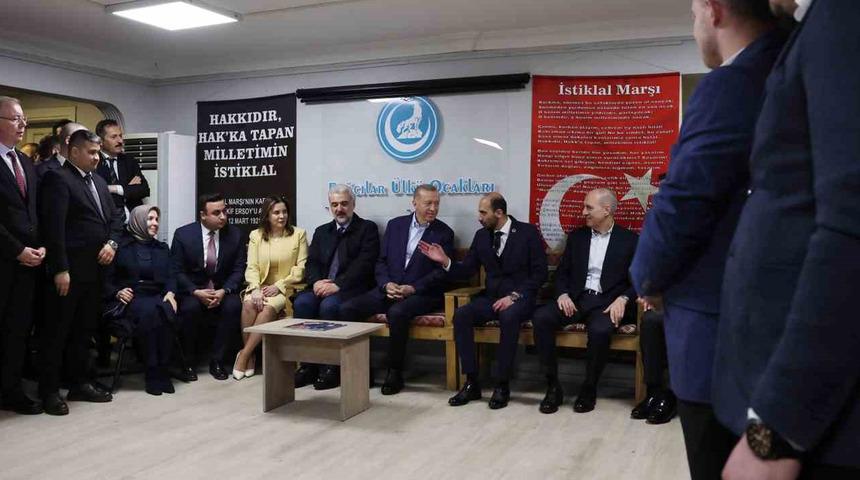 Cumhurbaşkanı Erdoğan'dan Bağcılar Ülkü Ocakları'na ziyaret