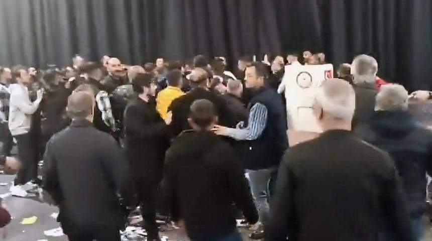 İYİ Parti'nin Ankara temayül yoklamasında kavga! Yumruklar havada uçuştu