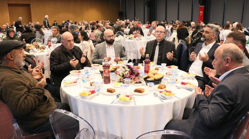 Samsun'da depremzedeler i&ccedil;in iftar programı