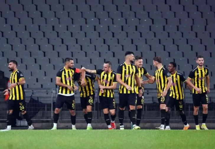 Fenerbahçe Beşiktaş derbisi sonrası şampiyonluk hesapları karıştı! İşte Süper Lig'de güncel puan durumu G3