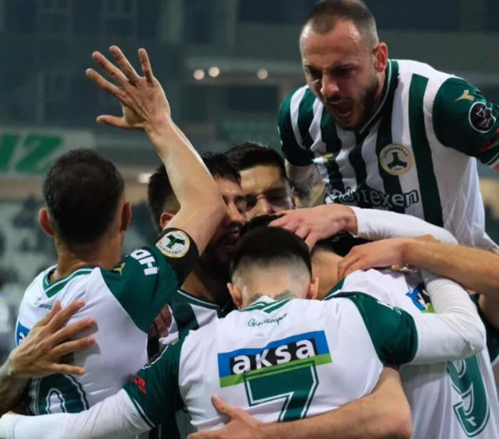 Fenerbahçe Beşiktaş derbisi sonrası şampiyonluk hesapları karıştı! İşte Süper Lig'de güncel puan durumu G4