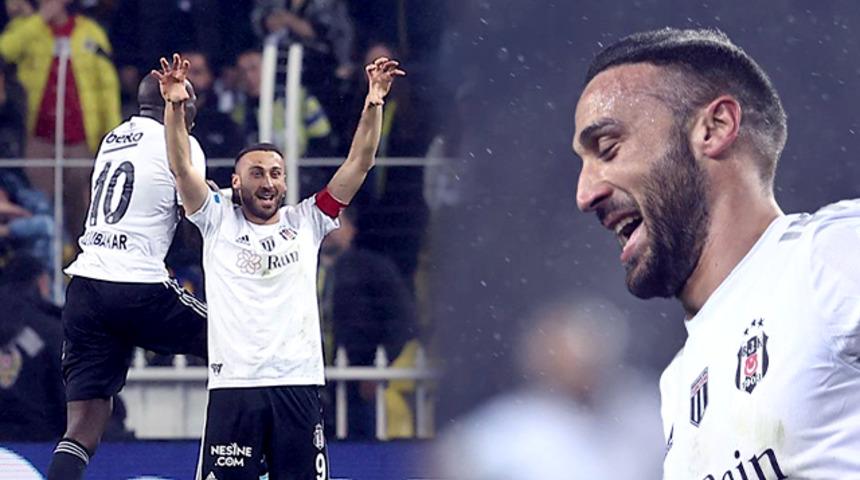 Son dakika: Kadıköy'de tarihi anlar! Sarı - lacivertli taraftarlar, Fenerbahçe - Beşiktaş derbisine damga vuran Cenk Tosun'u alkışladı...