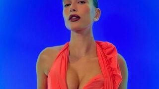 Yatak odası itirafı çok konuşulan Hailey Baldwin üstsüz pozlarıyla tepki çekti