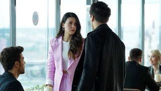 Yalı Çapkını'nda Pelin'i Buçe Buse Kahraman yeni yaşını kutladı! İddialı tarzına beğeni yağdı