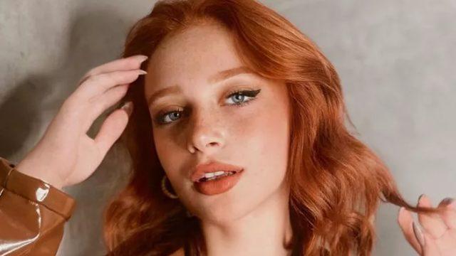 Tiktok fenomeni Yaren Alaca göğüs dekoltesiyle nefes kesti! 'Sanat eseri gibisin'