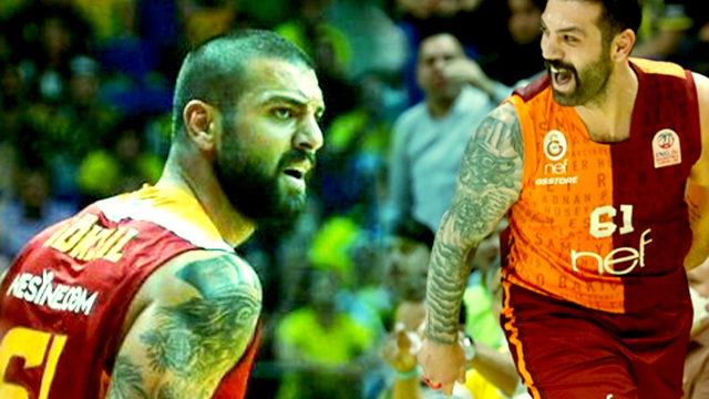 Canlı yayında duyuldu! Göksenin Köksal'ın Fenerbahçe taraftarları için kullandığı sözler sosyal medyayı karıştırdı! Çok sayıda tepki geldi...