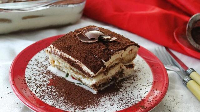 Yemelere doyamayacağınız En Hamarat Benim tiramisu tarifi! Yapımı kolay, tadı efsane tiramisu tarifi ve malzemeleri