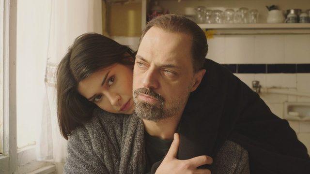 Gelsin Hayat Bildiği Gibi'nin Sadi'si Ertan Saban'ın eşi de çok ünlü çıktı! Meğer o dizinin yıldızıyla...