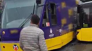 Aksaray'da İETT otobüsü tramvaya çarptı! Seferler aksadı