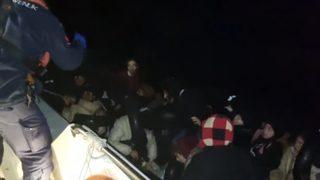 İzmir açıklarında geri itilen 32 düzensiz göçmen kurtarıldı