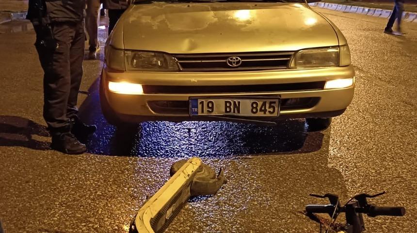 Çorum'da otomobille çarpışan skuter sürücüsü ağır yaralandı