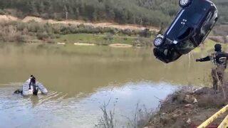 Samsun'da gölete düşen hafif ticari araçtaki çift öldü