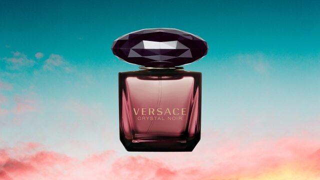 Karanlığın ve gizemin kokusu Versace Crystal Noir parfüm incelemesi ve yorumları