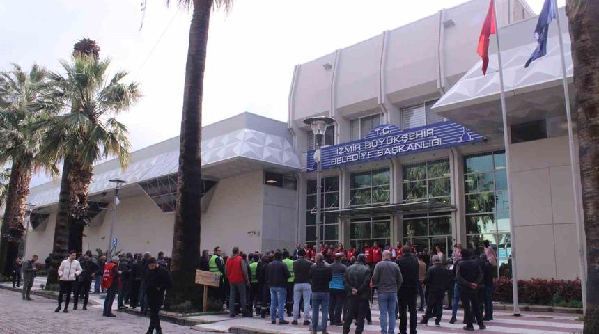 İzmir Büyükşehir’in İZELMAN işçileri iş bıraktı