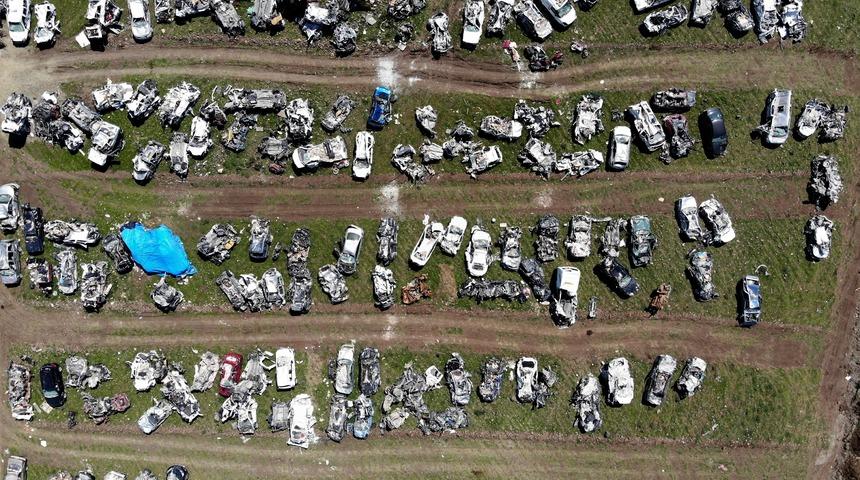Havadan görüntülendi: Mezarlığı andırıyor! Bazılarının üzeri...