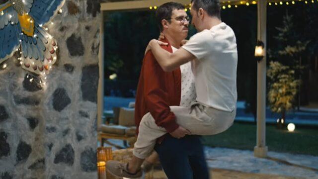 Başrollerini İbrahim Büyükak, Oğuzhan Koç ve Gizem Karaca’nın paylaştığı “Özür Dilerim” filminin fragmanı paylaşıldı