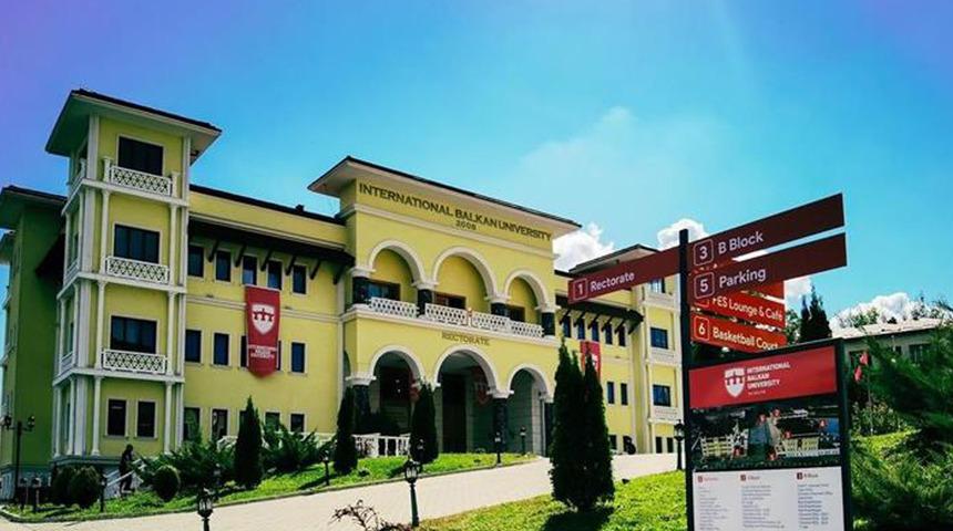 Gazeteci Serdar Akinan'ın iddialarına Uluslararası Balkan Üniversitesi'nden yalanlama geldi
