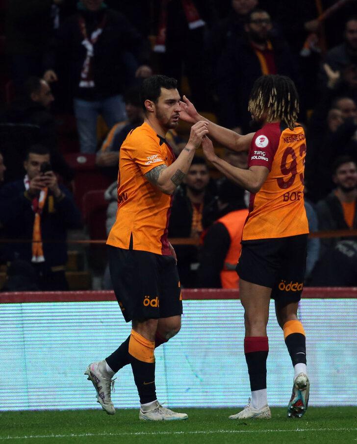 Galatasaray Başakşehir maçının ardından spor yazarları karşılaşmayı değerlendirdi: Galatasaray'a aleni şekilde operasyon yapıyorlar G4