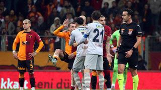Maç bitti, Galatasaray bombaladı! Sarı-Kırmızılar'dan Başakşehir maçının ardından paylaşımlar