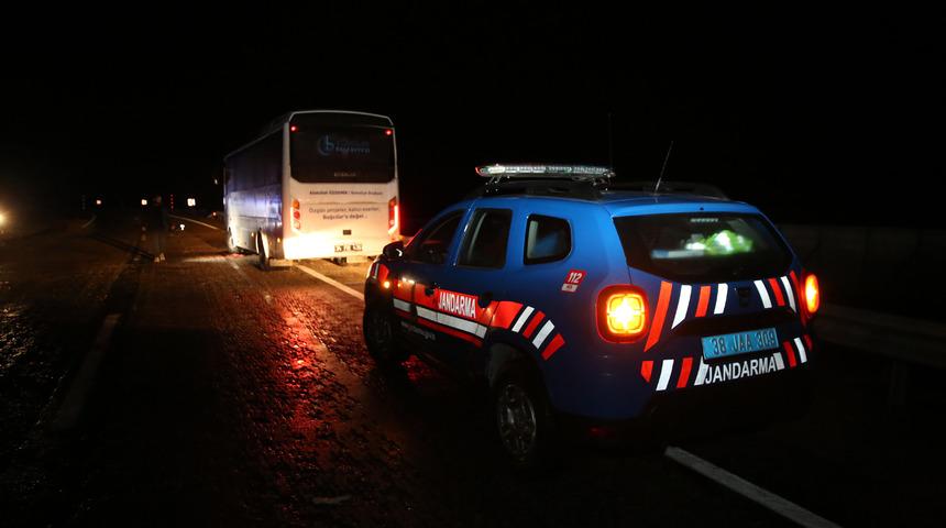 Kayseri'de devrilen yolcu otobüsündeki 3 kişi öldü, 19 kişi yaralandı