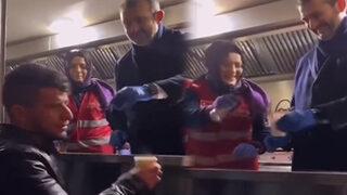 Çorba dağıtırken ilginç an! Güngören Belediye Başkanı Bünyamin Demir'in söylediğini anlamadılar, nedeni ise...
