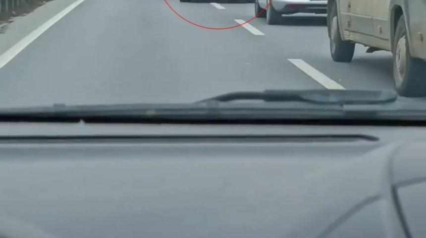 E-5’te makas atarak ilerleyen sürücü kamerada