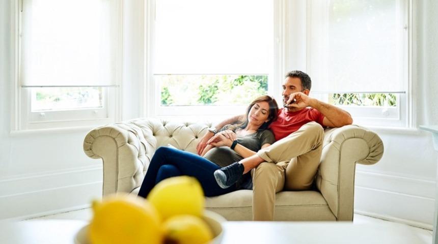 Eve sinen sigara kokusunu yok etmenin en pratik yolları