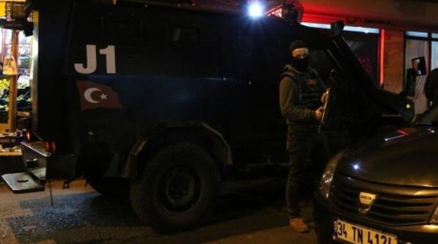  İstanbul'da bomba paniği! M&uuml;zik kutusu polisi alarma ge&ccedil;irdi