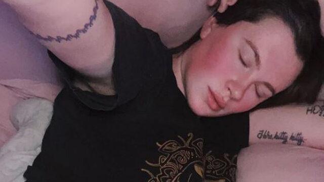 Striptizci temalı baby shower partisi düzenlemişti! Anne olmaya hazırlanan Ireland Baldwin duşta poz verdi