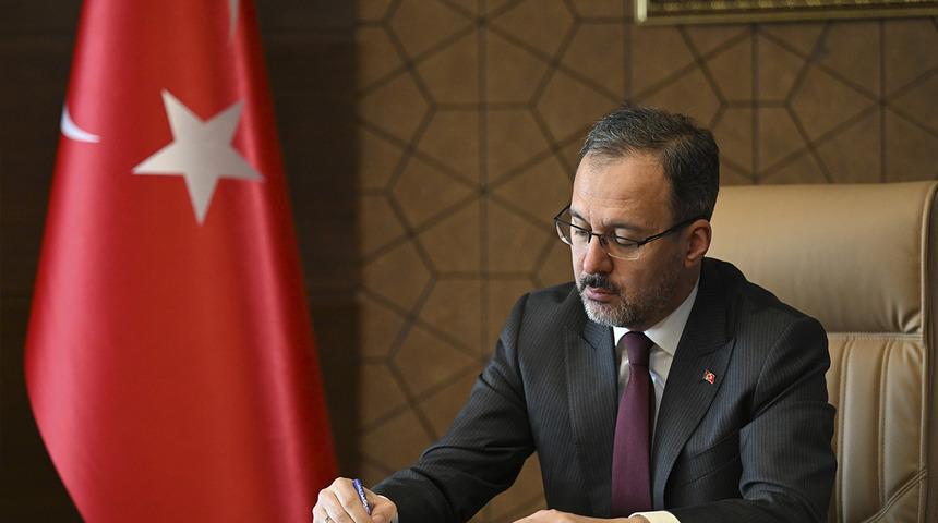 Bakan Mehmet Muharrem Kasapoğlu'ndan Euro 2028 ve Euro 2032 adaylığı için imza!