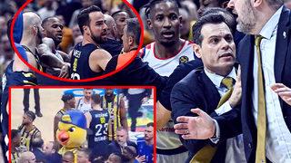 Türk derbisinde büyük olay! Fenerbahçe Beko - Anadolu Efes maçının son anlarında kavga çıktı, maskot parkeye daldı! Ergin Ataman'ın salonu terk etmesinden sonra...
