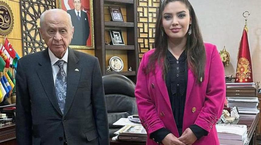 Oyuncu Özlem Balcı, MHP Muğla'dan 1’inci sıra milletvekili adayı oldu! Seksenler...