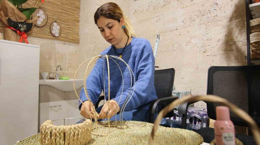 Kırşehir’in ilk hasır işlemecisi kadın zanaatkarı hayallerinin peşinden koştu