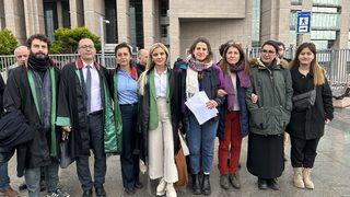 Gözaltı evrakında sahtecilik yaptıkları iddia edilen polislerin yargılanmasına devam edildi