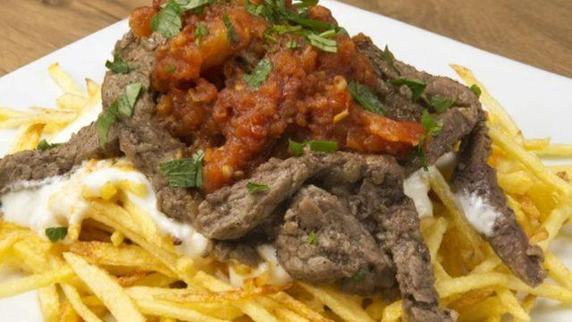 İftar sofralarını taçlandıran çökertme kebabı tarifi! Pratik çökertme kebabı nasıl yapılır?