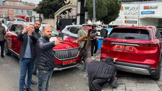 SON DAKİKA: TOGG o bakan tarafından makam arabası olarak kullanılmaya başlandı! Trafiğe çıktı, vatandaşlar eğilip altına baktı