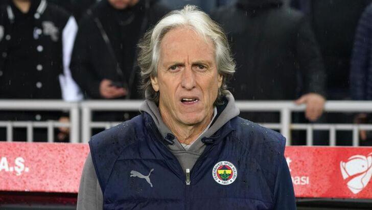 Fenerbahçe Başkanı Ali Koç ve Teknik Direktör Jorge Jesus kritik görüşmesinden beklenmedik bir karar çıktı! G1