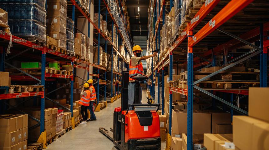 Bir garip olay: İlk iş gününde iş arkadaşlarını soydu, kovuldu