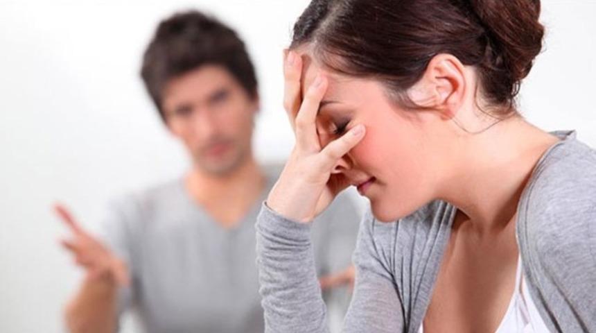 Eşine &ccedil;irkin diyen yandı!