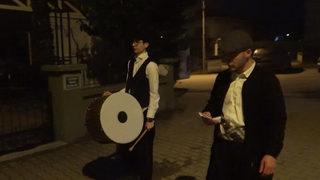 Ramazan davulcusu liseliler Osmanlı'dan kalan 200 yıllık geleneği yaşatıyor