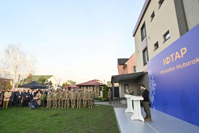 zelenski-resmi-duzeyde-verilecek-iftar-geleneginin-baslatildigini-duyurdu_8474_dhaphoto2