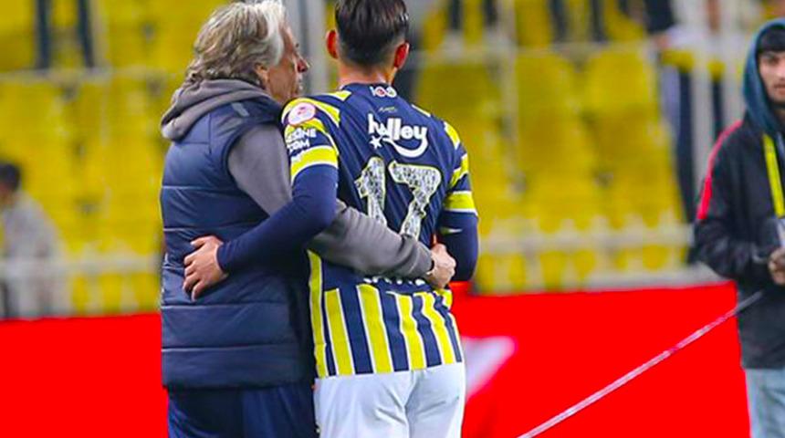 Kayserispor maçında Jesus sahada zor tutmuştu! İrfan Can Kahveci Fenerbahçe taraftarına isyan etti... "Bunları hak etmiyorum"