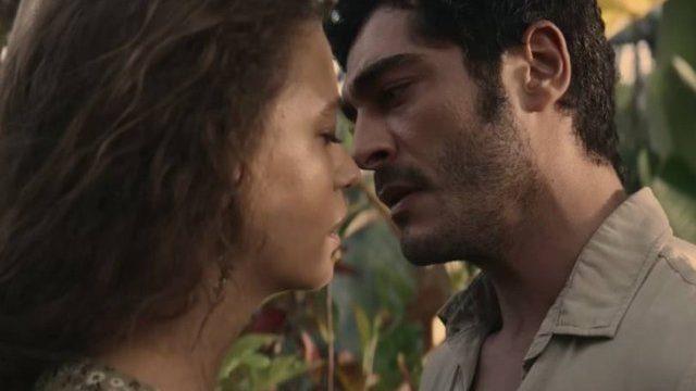 Serenay Sarıkaya ve Burak Deniz'li Şahmaran dizisi hakkında suç duyurusu