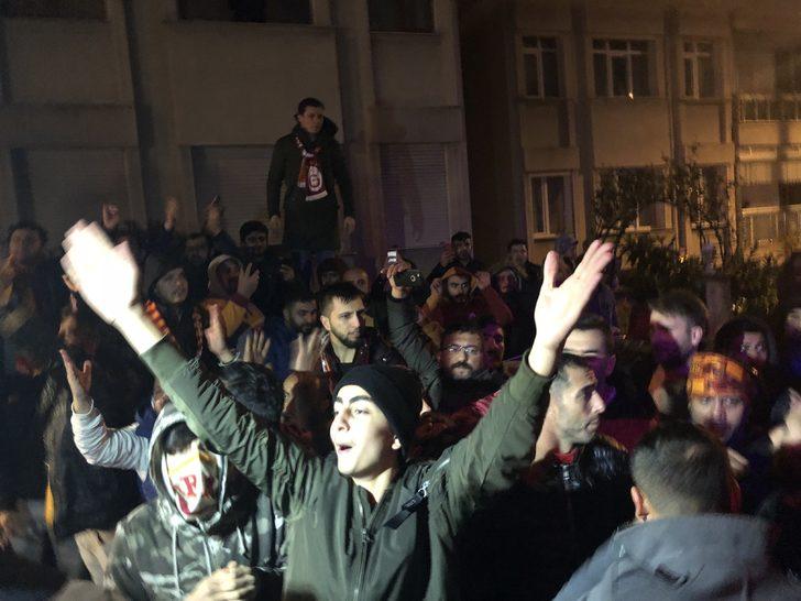 Florya Metin Oktay Tesisleri'nde Fatih Terim tezahüratı G2