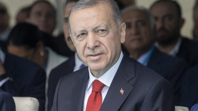 Cumhurbaşkanı Erdoğan'dan 1 Mayıs mesajı: Helal rızık peşinde koşan işçi ve emekçi kardeşlerimi selamlıyorum