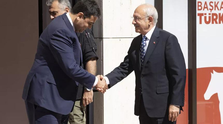 Demokrat Parti'ye yüklendi, "Yüzde 0 oyu var" diyerek sert çıktı! "Düşünsenize AK Parti seçmeni sandığa gidip oy veriyor..."