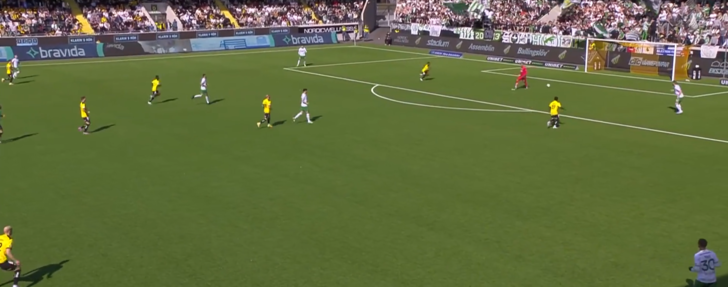 Akıl tutulması yaşadı! Böylesine az rastlanır! Kaleci, penaltı noktasını top zannedince... G2