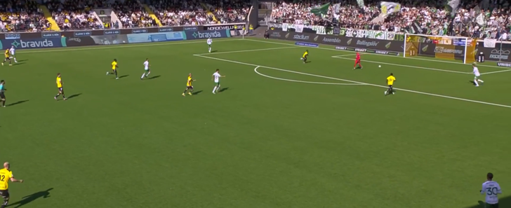 Akıl tutulması yaşadı! Böylesine az rastlanır! Kaleci, penaltı noktasını top zannedince... G3