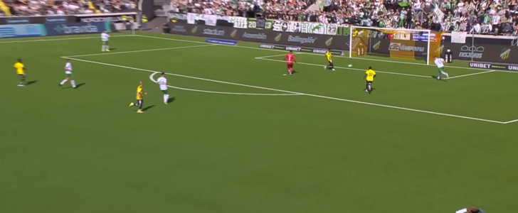 Akıl tutulması yaşadı! Böylesine az rastlanır! Kaleci, penaltı noktasını top zannedince... G5