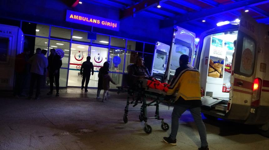 Çorum'da camiden çıkan 6 kişi av tüfeğiyle ateş açılması sonucu yaralandı